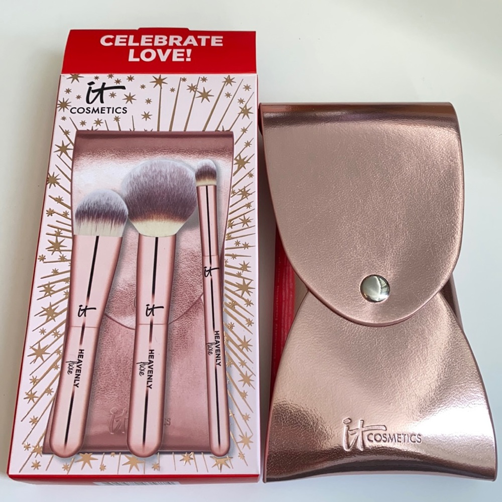 BNIB - IT Cosmetics - On the go brushes set (mini)
